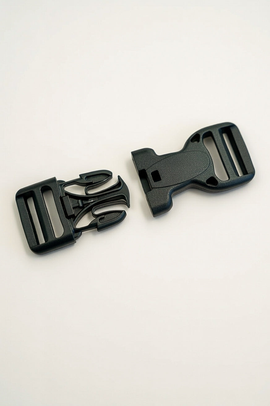 Fibbia con pulsante di sicurezza 25mm nera