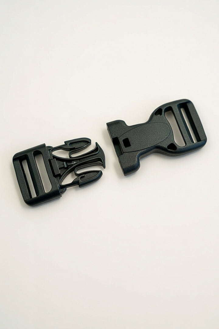 Fibbia con pulsante di sicurezza 25mm nera