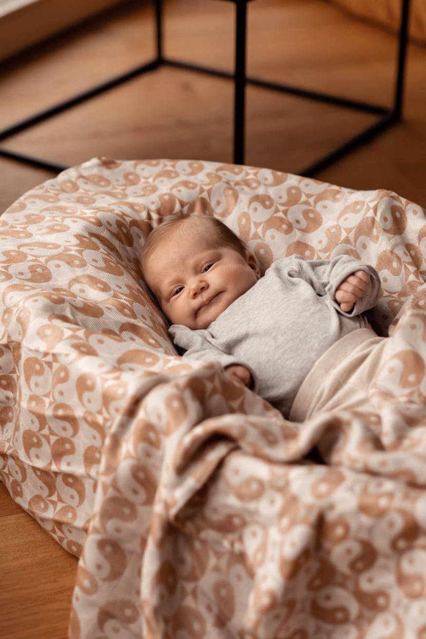Cleo Loves Balance Baby Blanket - KOKADI