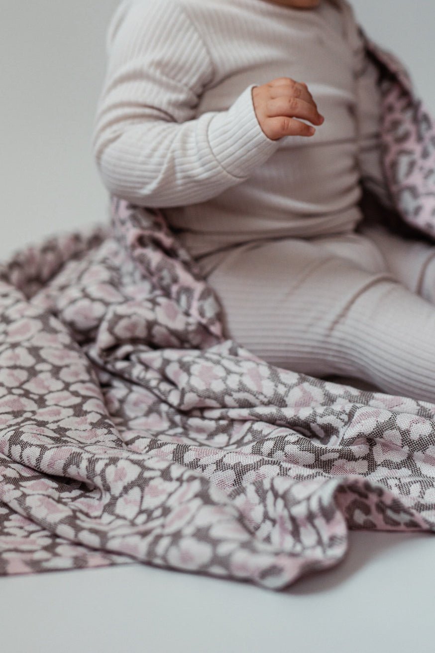 Safari Jayla Snuggle Blanket - KOKADI